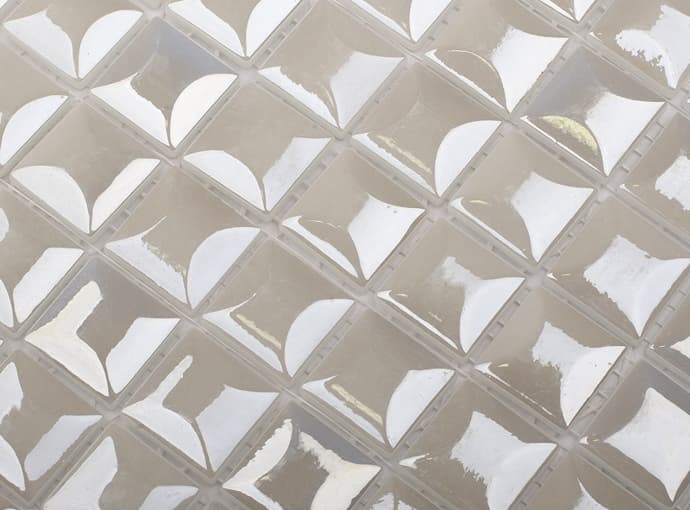 Edna White мозаика стеклянная на сетке чип 25x25 317х317/4 Vidrepur